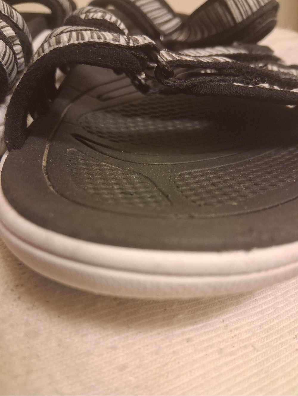 Womens RYKA  Black & White Striped Sport Sandals Size 9W - Picture 4 of 15